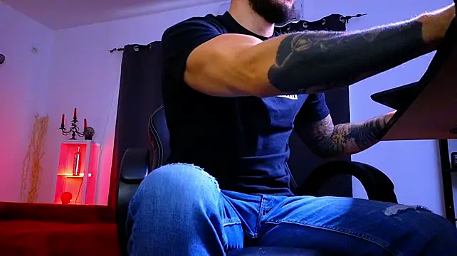 MightyAaron66 – Naživo XXX chat