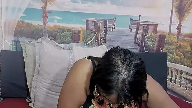 indianswtbella's Live XXX Chat