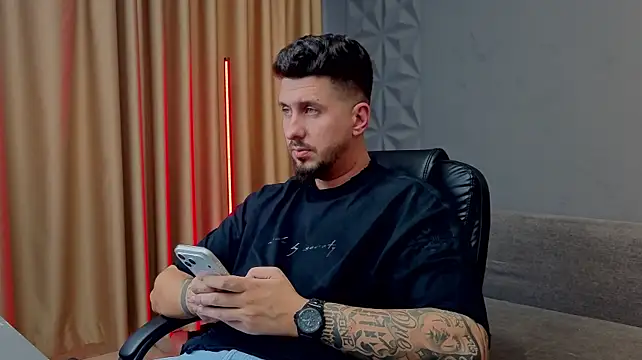 دردشة LoganStroud الجنسية المباشرة