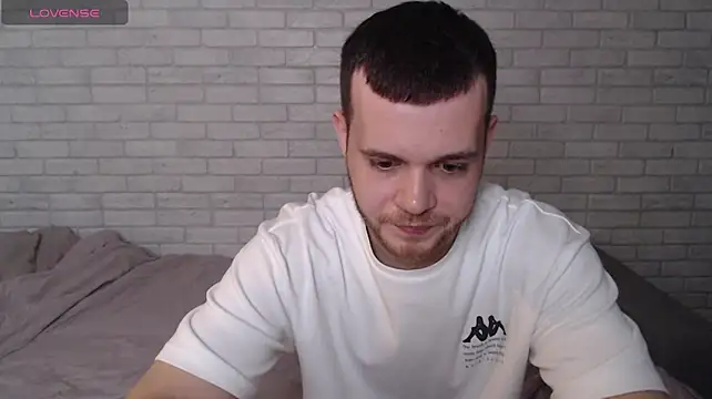 Chatroom XXX en direct de Alexxx_horny