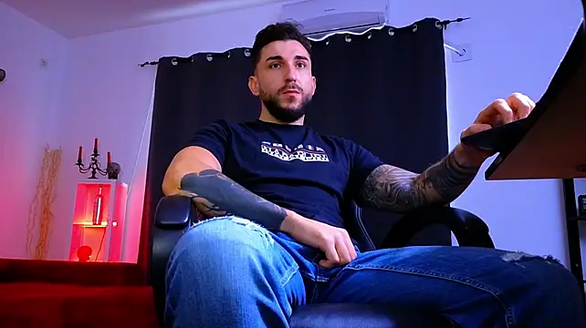 MightyAaron66 Live XXX-Chat