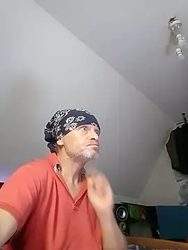 Živý XXX chat INVISIBLEKUBA