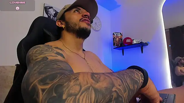 LiamReigns_: онлайн-секс-чат