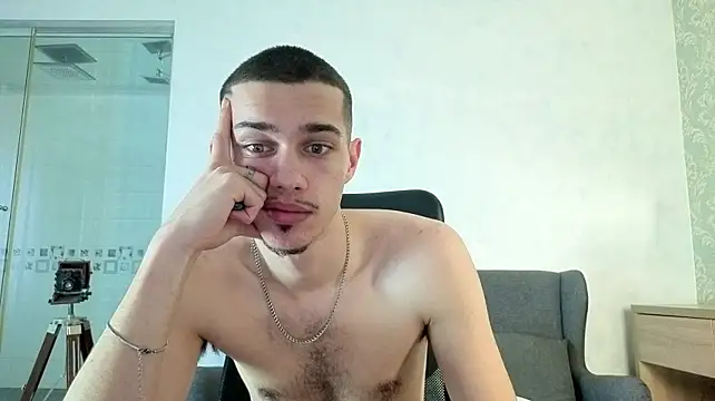 Chatroom XXX en direct de KaydenDrew
