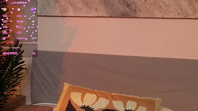 MilkMeSoftly's Live XXX Chat