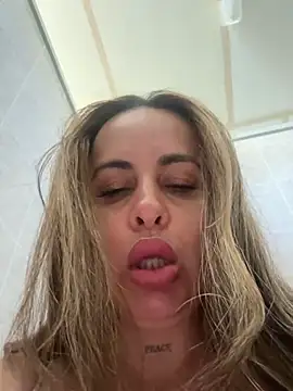 laarti Adlı Modelin Canlı XXX Sohbeti