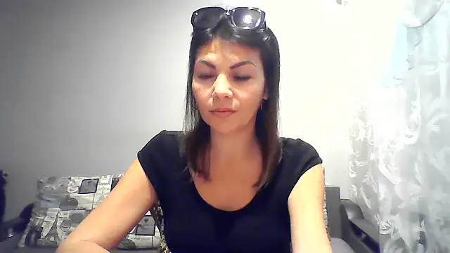 LyaIcyQ – Live XXX-chat