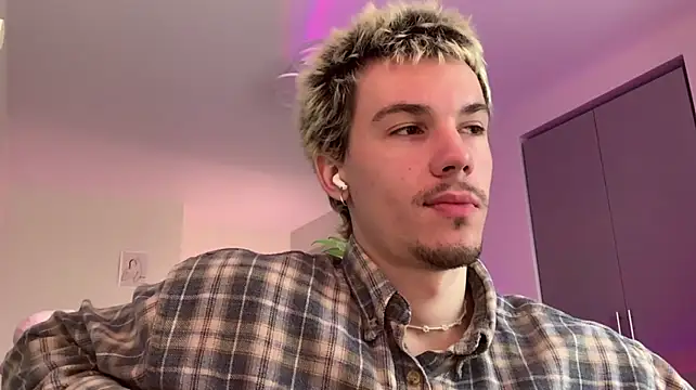 Jeremy1Scott Chat XXX live