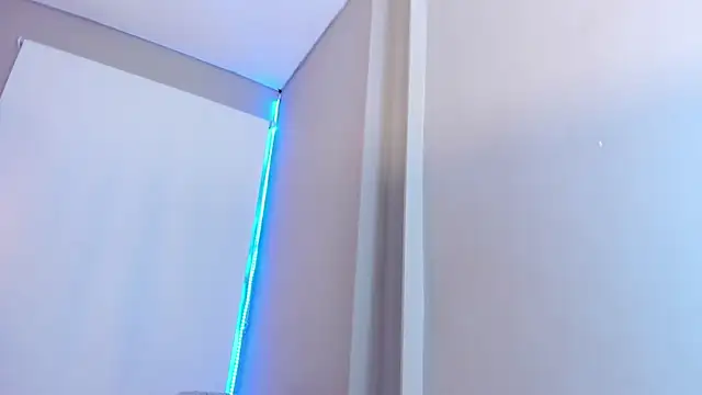 Roxy_Stonee Adlı Modelin Canlı XXX Sohbeti