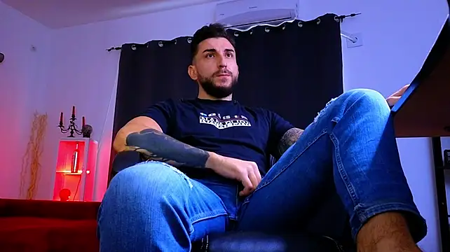 MightyAaron66 live XXX chat