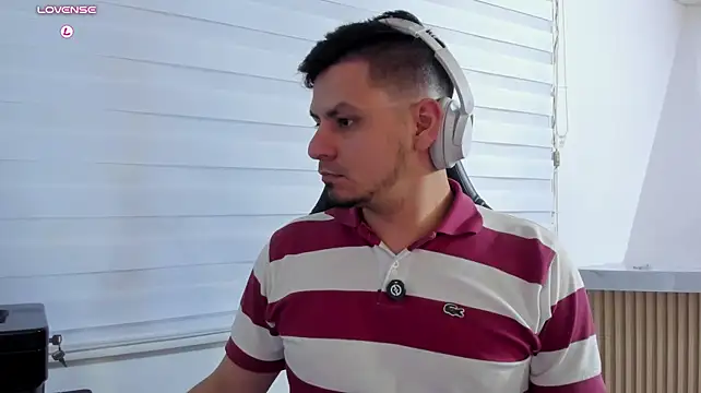 Chat +18 de Rick_Adams ao vivo