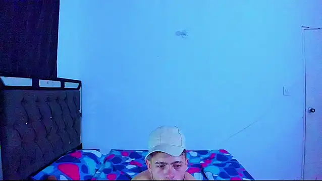 zeus_eddy লাইভ XXX চ্যাট