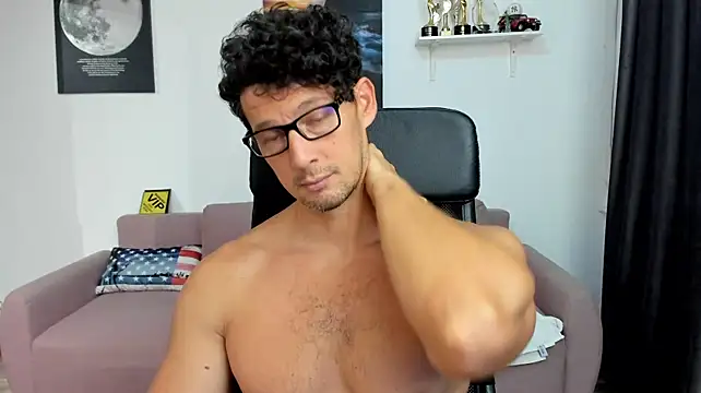 BrutusK08's Live XXX Chat