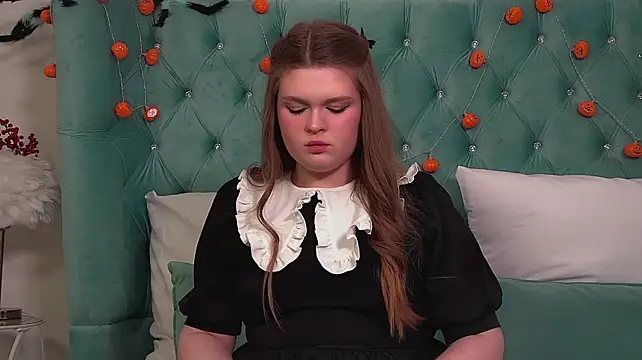 CrystalLyons live XXX chat