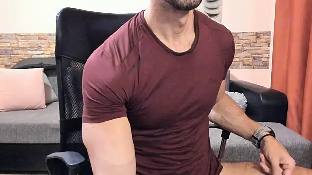 HotHunkTrainer Adlı Modelin Canlı XXX Sohbeti