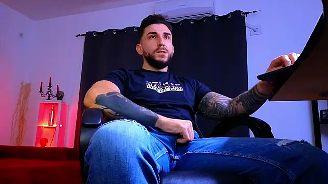 MightyAaron66 Chat XXX in diretta