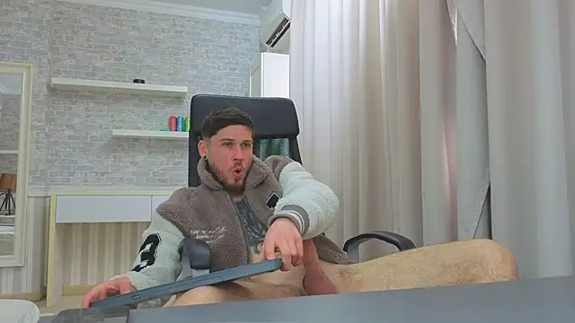 JonahShaw Live XXX-chat