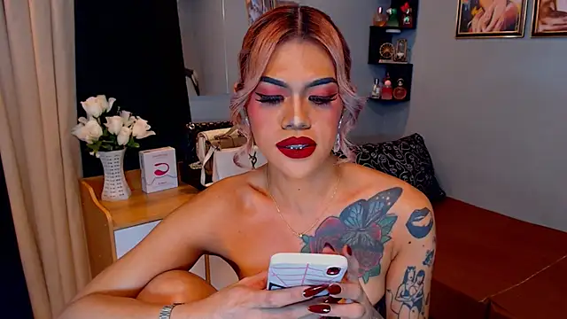StellaStrong30's Live XXX Chat