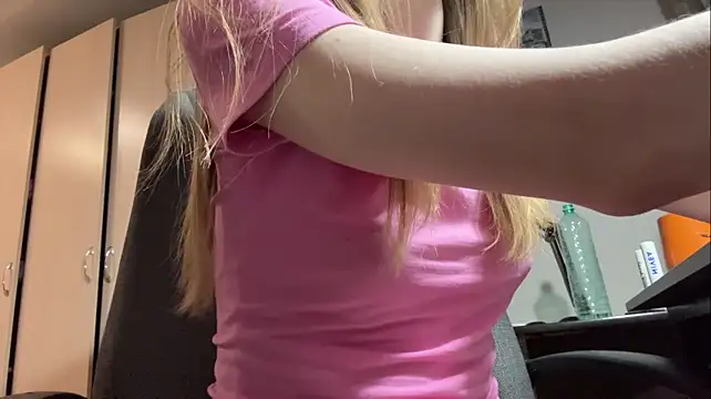 BivalentFalloff Adlı Modelin Canlı XXX Sohbeti