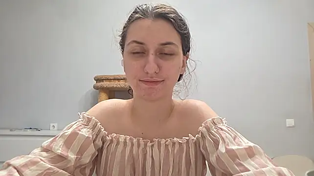 ChrystalAlma's Live XXX Chat