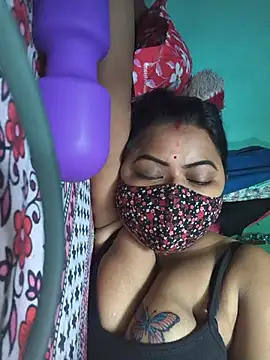 priya_bindass Adlı Modelin Canlı XXX Sohbeti