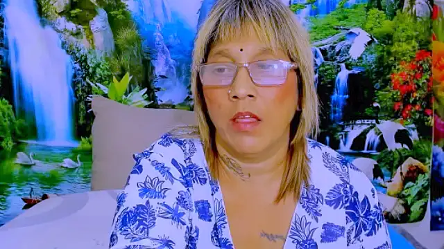 Chat +18 de indianroxy ao vivo