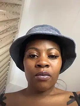 XXX chat uživo modela Thethicktities97