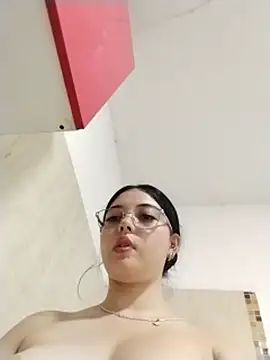 دردشة Julianne_valerin الجنسية المباشرة