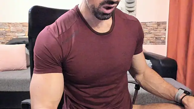 HotHunkTrainer Live XXX-Chat