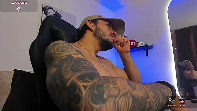 XXX chat uživo modela LiamReigns_