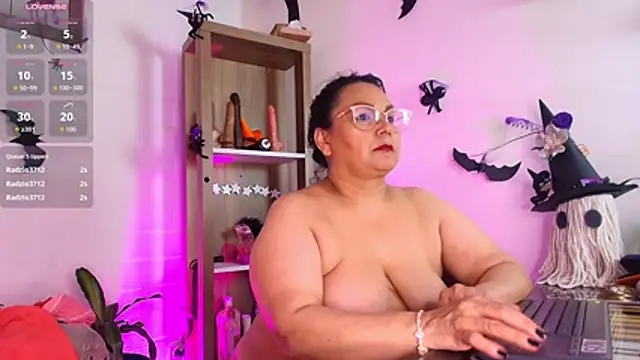EllenaBoobs_のライブXXXチャット