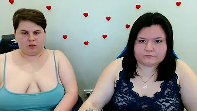 BeckyAndHellen Chat XXX in diretta
