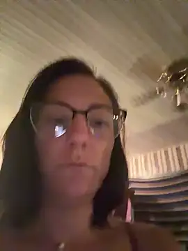 xnaomifox's Live XXX Chat