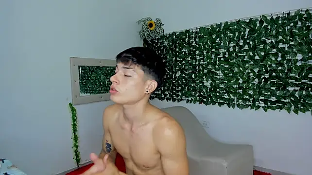 The_beby_guy live XXX chat