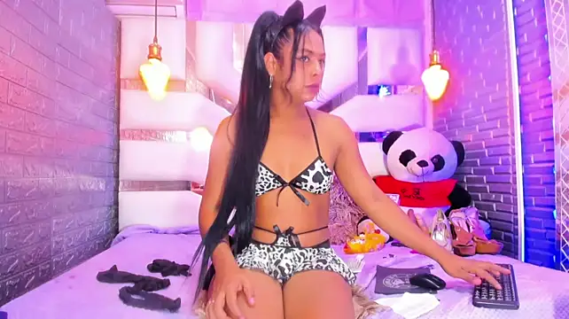 XXX chat uživo modela EmmyTorner