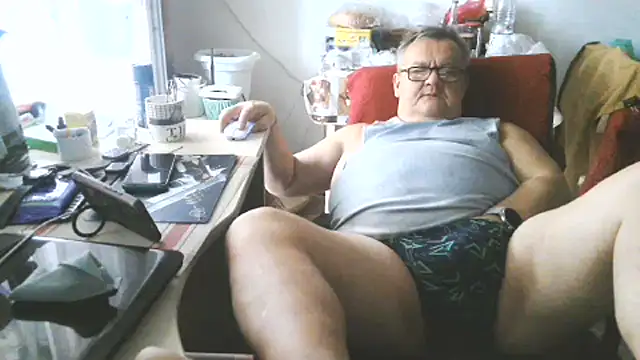 alex200884 Show in webcam