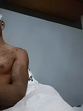 Kush19 Live XXX-chat