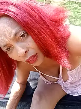 XXX chat uživo modela DominiqueLuxe44
