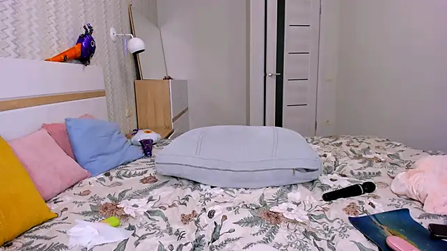 Онлайн чат XXX ElleLuv_