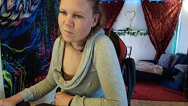 CallMeMaria live XXX chat