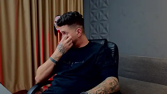 LoganStroud Chat XXX live