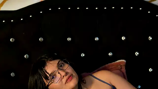 ARTEMISAKIMn Live XXX chat