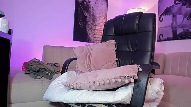 camilaa7 Adlı Modelin Canlı XXX Sohbeti