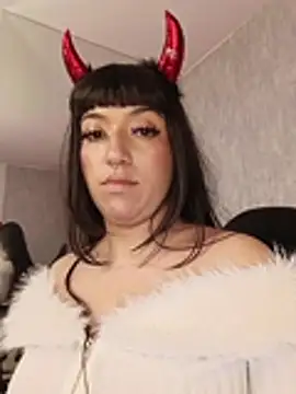 Chat XXX en directo de Emily_Roussee