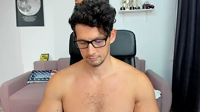 BrutusK08 Live XXX-chat