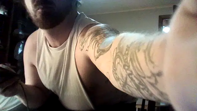 WyattL96 Live XXX-chat