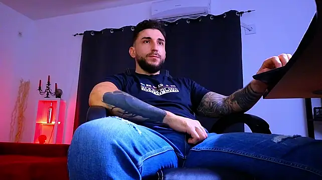 MightyAaron66 live XXX chat