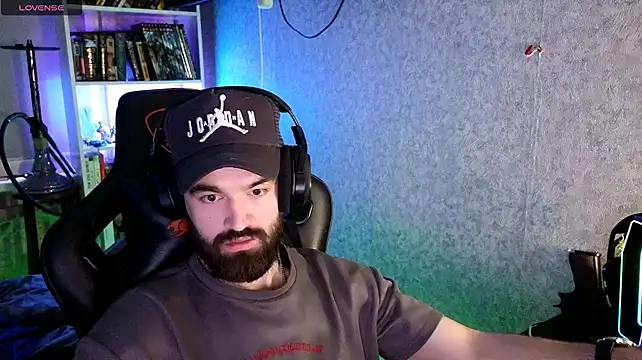 צ'אט XXX בשידור חי של _Serious_Man