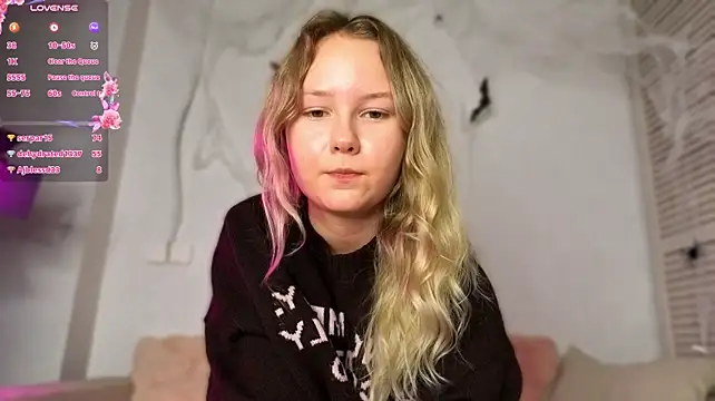 queenneee Chat XXX in diretta
