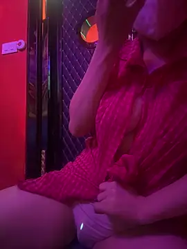 Meii-meyyn Live XXX chat